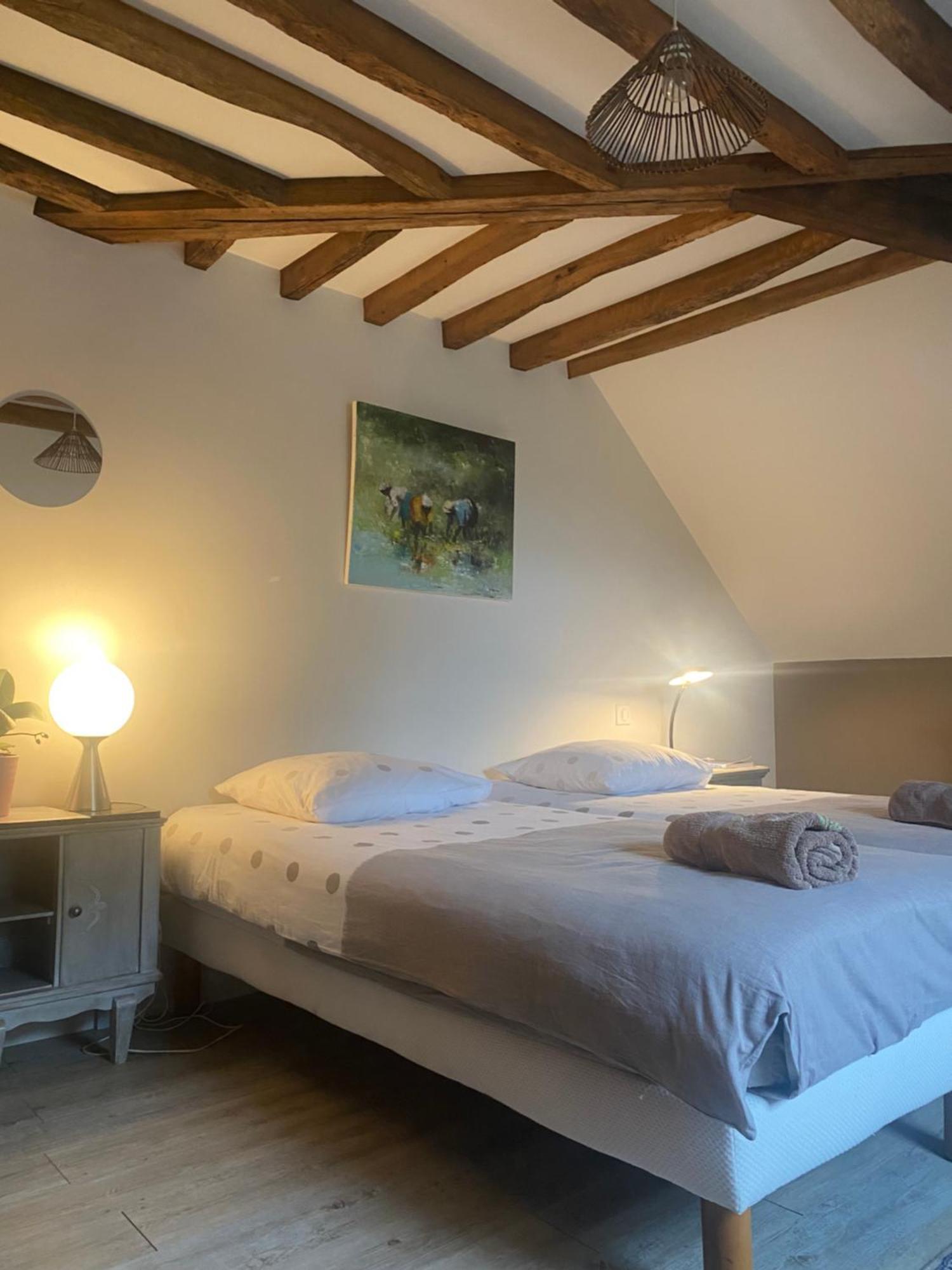Les Couleurs Du Verger Beaumont-les-Autels Exterior photo